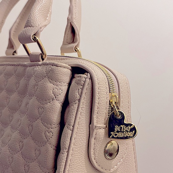 Betsey Johnson - Cream Satchel Bag with Bow Quilted Triple Entry - Picture 5 of 7